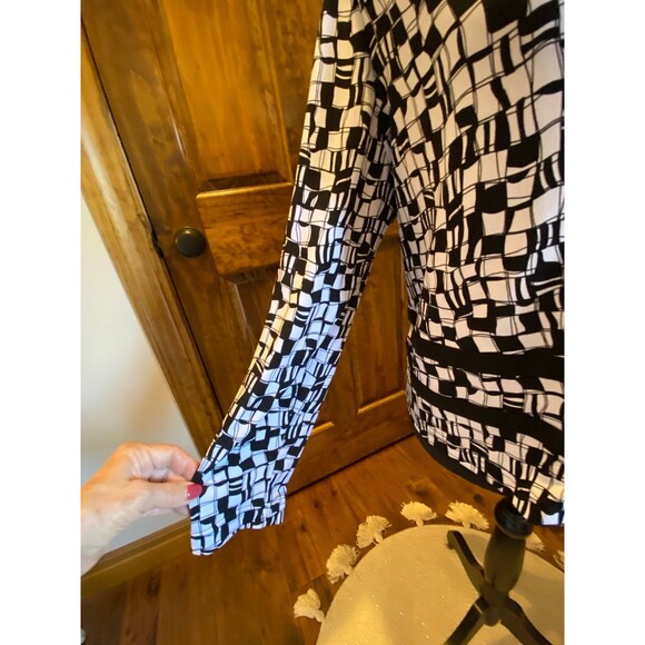 K Studio Womens Blouse Size ? XL or 1X Top Long Sleeve Button Down Back Slit - Picture 3 of 11